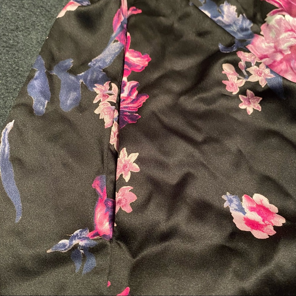 Victoria Secret Floral Robe - Picture 8 of 8